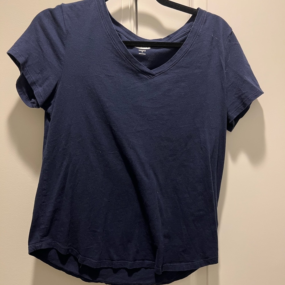 old navy tee